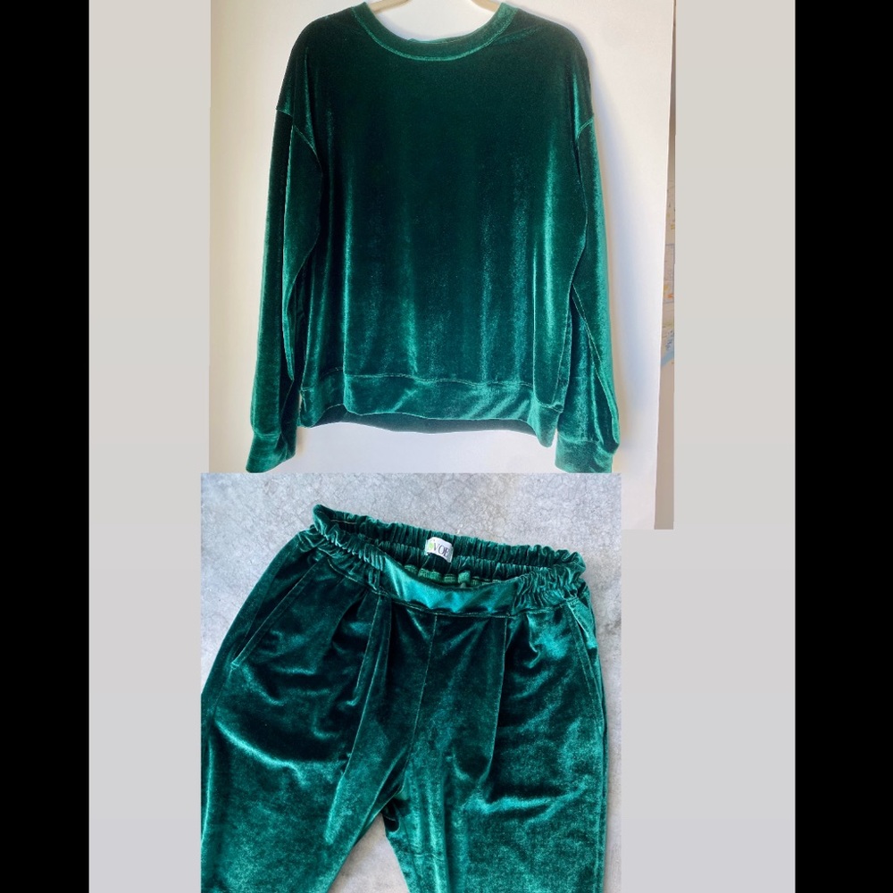 LIKE NEW Custom Design Velor Velvet 2-Piece Co-Ord Sweatpants Sweatshirt Green